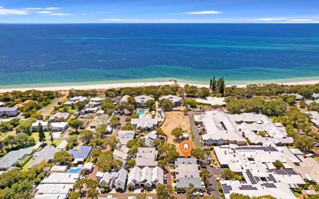 Escape to 64 at Cape View Resort