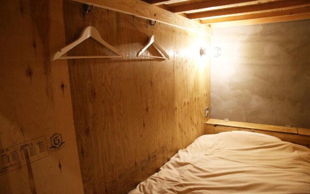 hostel&galleryGisgood