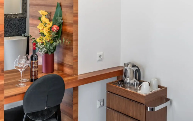 Starlight Luxury Suites