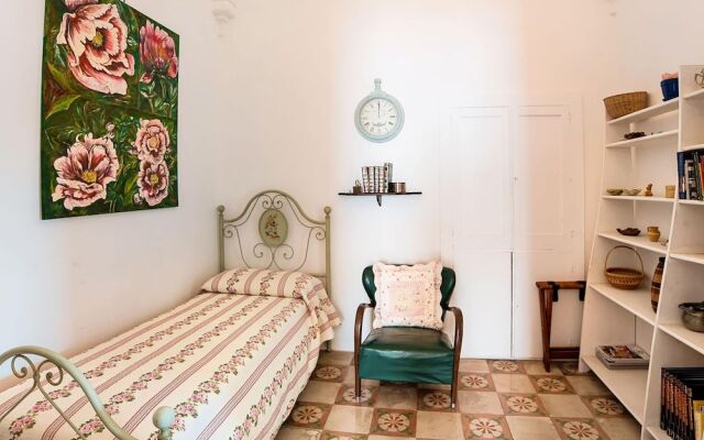 Quaint Holiday Home in Lecce Apulia near Town Center