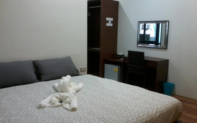 Sunny Hostel Phuket – Guest Rooms – Phuket Town