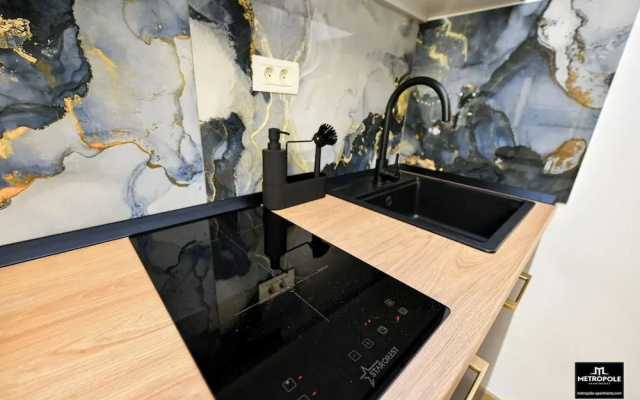 Metropole Apartments Central City