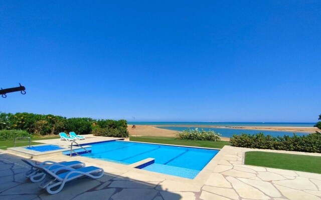 luxury half villa sea view team