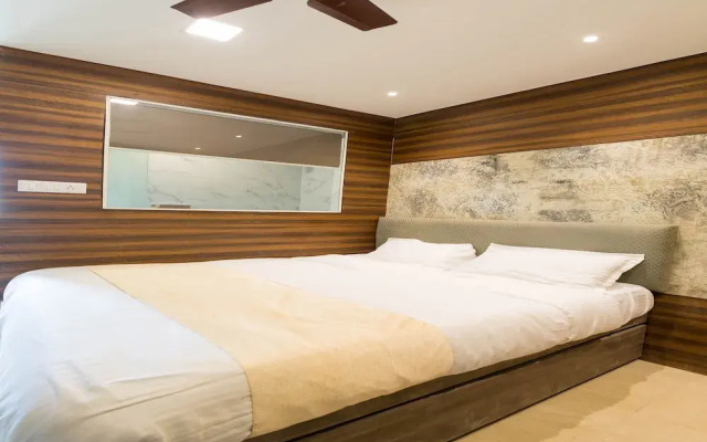 Hotel New Sky Palace Residency - Near International Airport