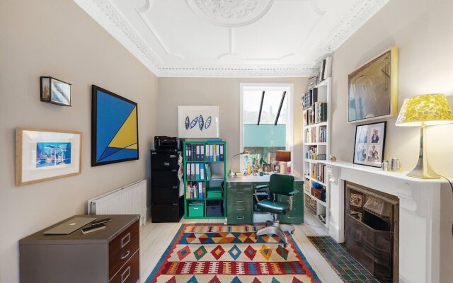 Colourful on Ormiston Grove