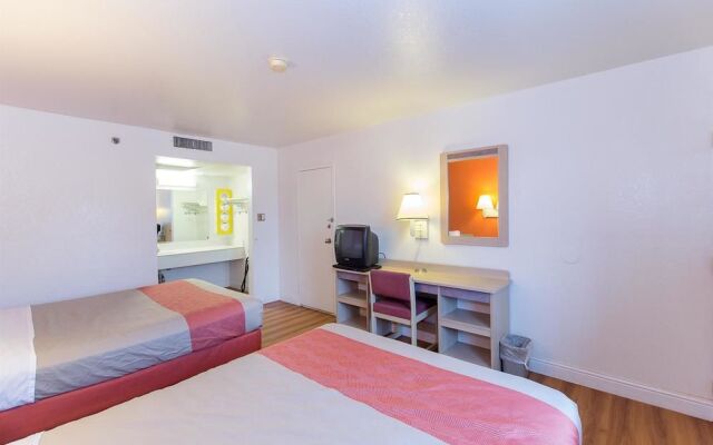 Motel 6 Vallejo - Maritime North