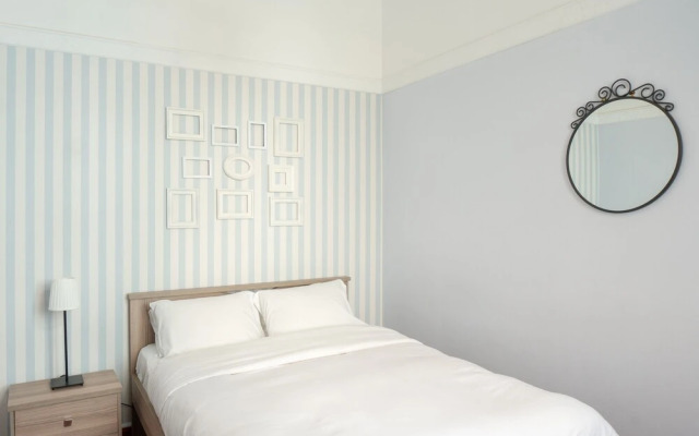 Acropolis Heights at the foot of the Parthenon