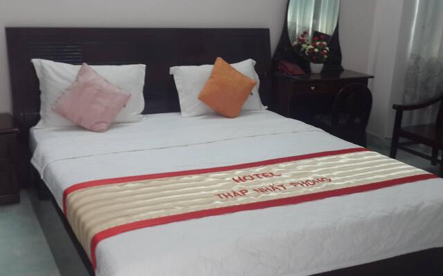 Thap Nhat Phong Hotel