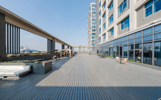 Atour Hotel, Baoyu Plaza, North Changjiang Road, Kunshan