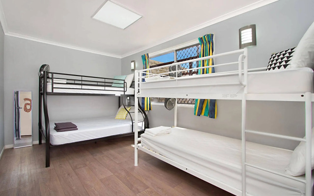 Gladstone Backpackers