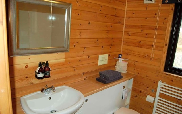 Luxury Woodland Oak Lodge