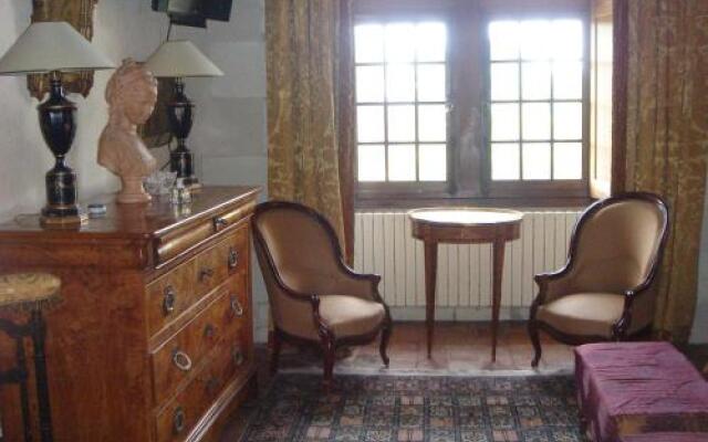 Prieure De La Chaise