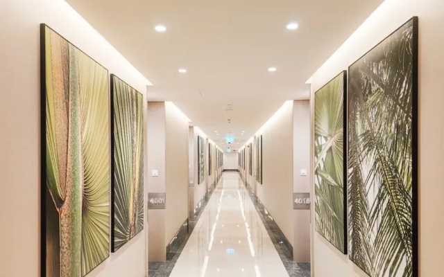 Iconic One Bedroom Panoramic Palm Views