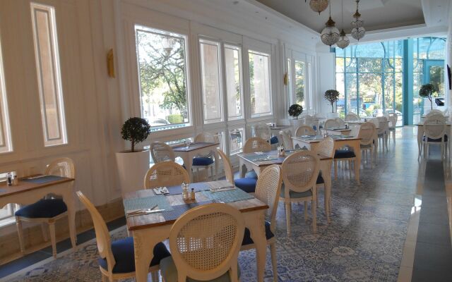 Noor Hotel