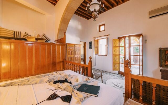 Arte Lindos Villa