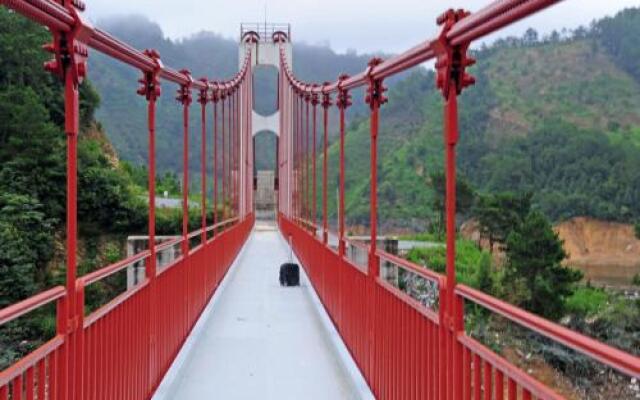 Zhexi Canyon Linhu Villa Hotel