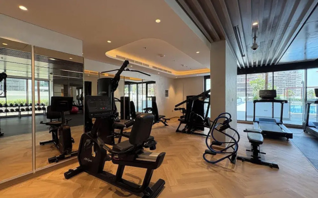 Bloomfields Deluxe Studio Azizi Riviera