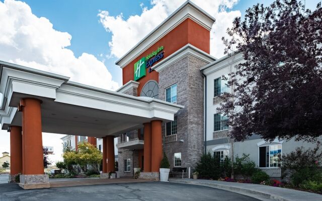 Holiday Inn Express & Suites Evanston