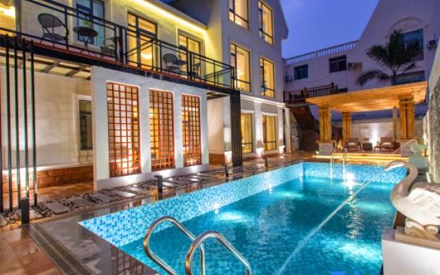 Deluxe Villa Boutique Hostel