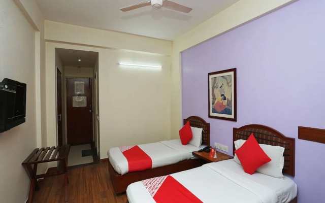 OYO 645 Hotel Tourist Deluxe