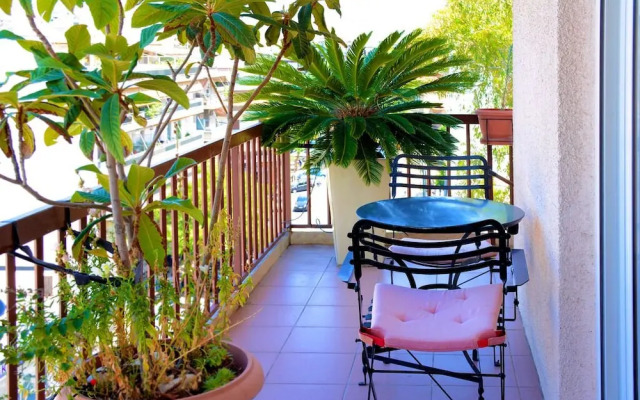 Superb view apartment next to Metro