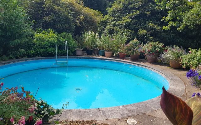 Holly House Bed & Breakfast