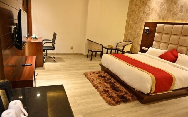 Hotel Aakriti Clarks Inn Express