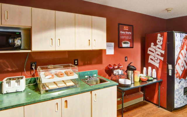 Rodeway Inn & Suites Lewisville I-35