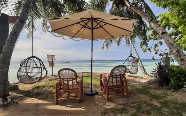 On Board Panglao Beach Hostel and Resort