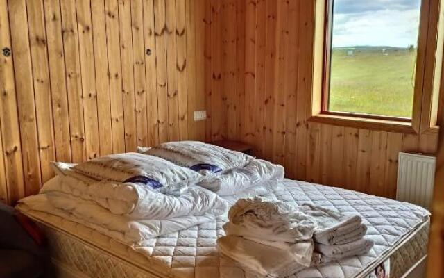 Bright and Peaceful Cabin with Views & Hot Tub