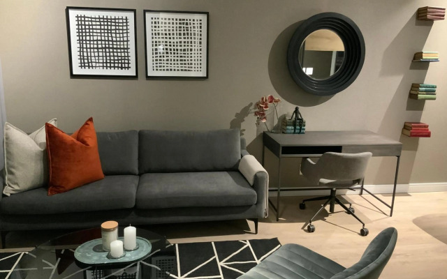 5 Star Elegant Apartments, Ellipse Waterfall City, Johannesburg