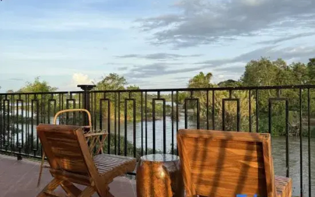 Sunin Hotel Dondet Riverside