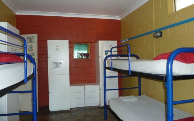 Batemans Bay Holiday Park - Hostel