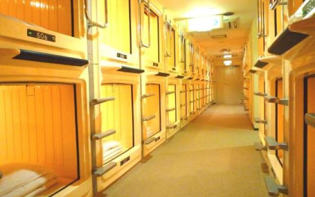 Capsule Hotel Noble