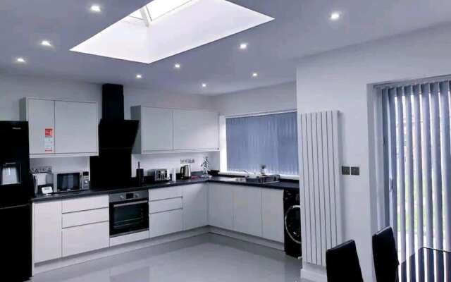 Beautiful 3-bed House in Birmingham