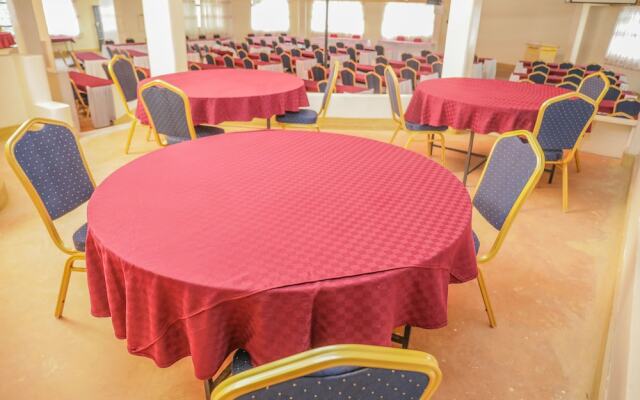 Lake Olbolosat Resort Park Lodge