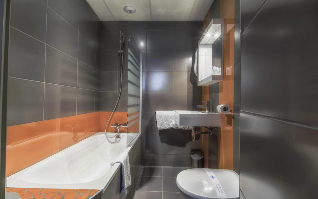 Kyriad Orange Centre