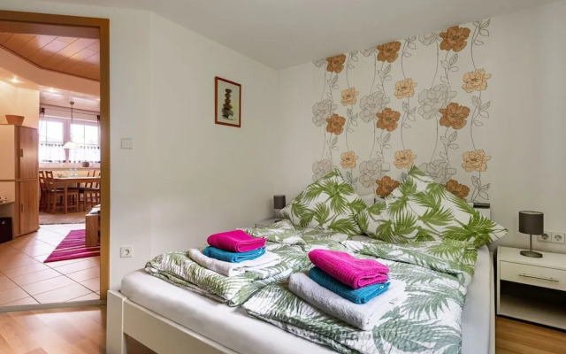 Apartment With Fenced Garden in Faid