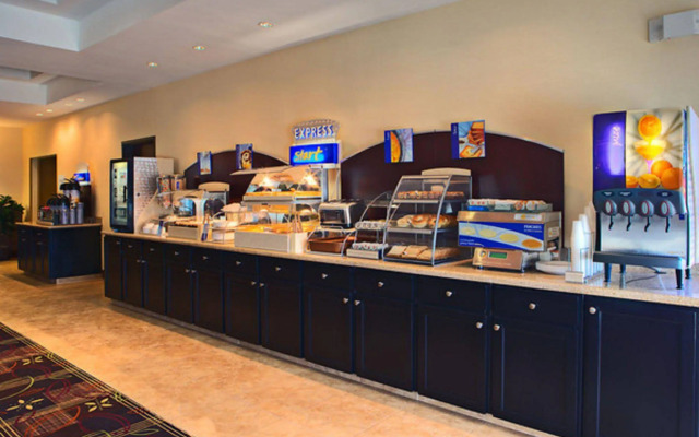 Holiday Inn Express & Suites Cotulla by IHG