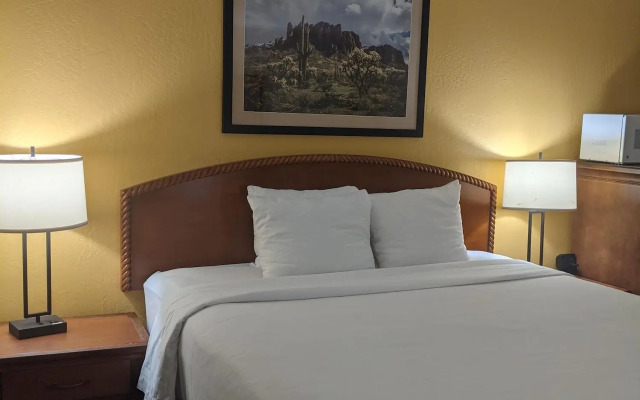 Red Lion Inn & Suites Phoenix Tempe