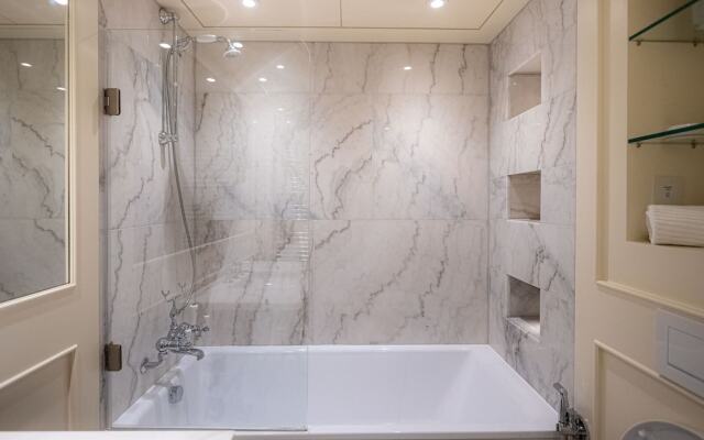 Discover The Underworld Five Bedroom by Belvilla