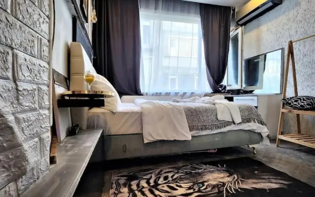Nisantasi center 1+1 Luxury Renovated b3