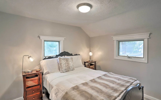 Pet-friendly Home - 1/2 Mi to Downtown Willoughby!