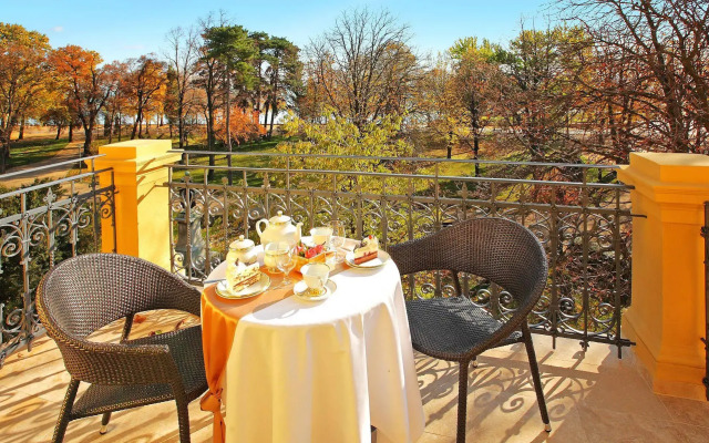 Ipoly Residence - Executive Hotel Suites