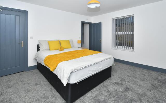 Townhouse @ 24 Brunswick Place Stoke