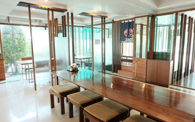 Green Mansion & Service Apartment