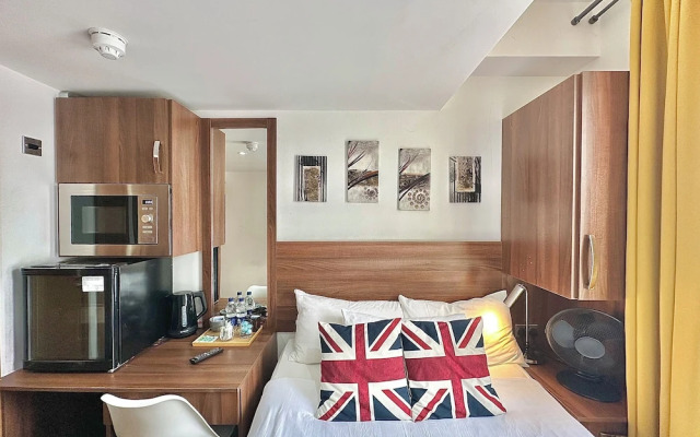 205 Earls Court Rooms