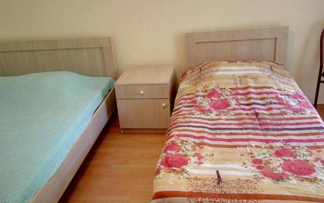 Mari Guest House
