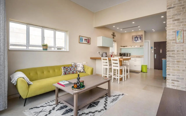 Ben-Gurion BLVD 2BDR close to the beach
