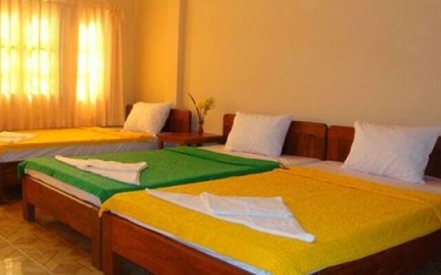 Prohm Roth Guesthouse